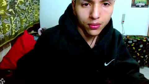 Snapshot of pollon8_kbezon chatting on 02-27-25, 10:09 Gian online show from 02-27-25, 10:09