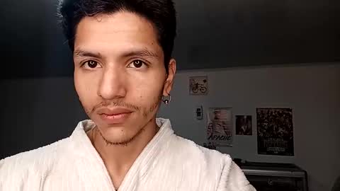 Snapshot of pollon8_kbezon chatting on 10-04-25, 01:42 Gian online show from 10-04-25, 01:42