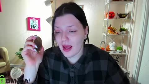 Polly online show from 11-18-25, 03:16