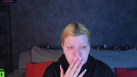 Polly online show from 05-19-26, 01:11