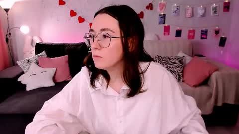 Snapshot of polly_pop_ chatting on 07-15-26, 09:25 Polly online show from 07-15-26, 09:25