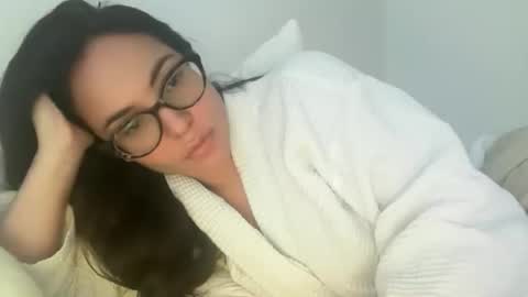 Snapshot of pollyyypocket chatting on 11-08-25, 04:18 Polly Pocket online show from 11-08-25, 04:18