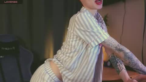 Snapshot of polusladkoye chatting on 02-19-25, 05:27 Megan.online online show from 02-19-25, 05:27