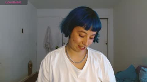 Poly online show from 04-07-26, 11:04