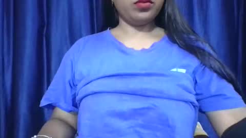 Snapshot of poojalady chatting on 05-28-26, 06:00 poojalady online show from 05-28-26, 06:00