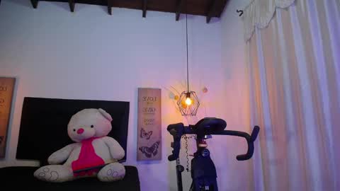 Snapshot of pool_vega chatting on 10-14-25, 12:17 pool online show from 10-14-25, 12:17