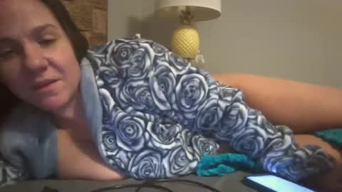 Snapshot of pooncahantits chatting on 01-09-25, 05:34 Emily at Home online show from 01-09-25, 05:34