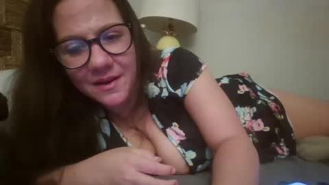 Snapshot of pooncahantits chatting on 01-15-25, 01:41 Emily at Home online show from 01-15-25, 01:41