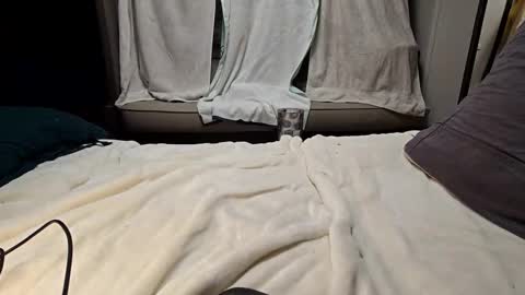 Snapshot of poppunk4life chatting on 11-22-25, 08:41 Kyle online show from 11-22-25, 08:41