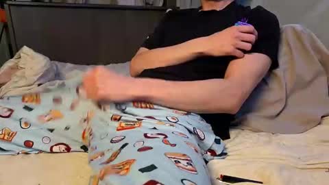 Snapshot of poppunk4life chatting on 12-20-25, 01:23 Kyle online show from 12-20-25, 01:23