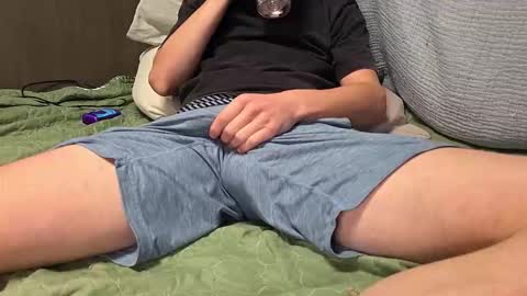 Snapshot of poppunk4life chatting on 02-18-26, 07:21 Kyle online show from 02-18-26, 07:21