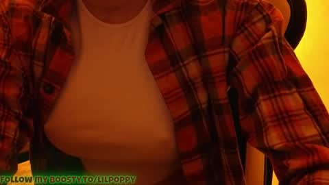 Snapshot of poppybloopy chatting on 05-17-26, 06:48 April online show from 05-17-26, 06:48