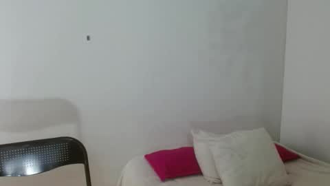 Snapshot of porcelainlux chatting on 04-26-26, 08:06 porcelainlux online show from 04-26-26, 08:06