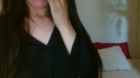 Snapshot of porcelainlux chatting on 05-05-26, 02:41 porcelainlux online show from 05-05-26, 02:41