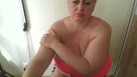 Snapshot of pornbusty chatting on 07-05-26, 08:10 MelissOfficial online show from 07-05-26, 08:10