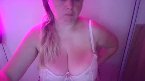 Snapshot of pornbusty chatting on 07-08-26, 06:07 MelissOfficial online show from 07-08-26, 06:07