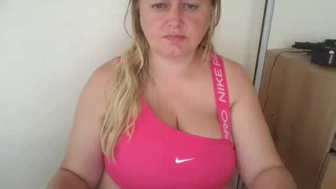 Snapshot of pornbusty chatting on 07-10-26, 07:23 MelissOfficial online show from 07-10-26, 07:23