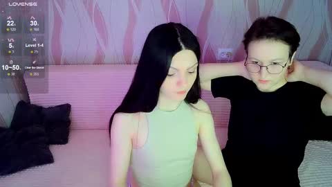 Snapshot of pornostendup chatting on 03-05-25, 09:15 Ana and Tati online show from 03-05-25, 09:15