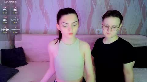 Snapshot of pornostendup chatting on 10-10-25, 11:04 Ana and Tati online show from 10-10-25, 11:04