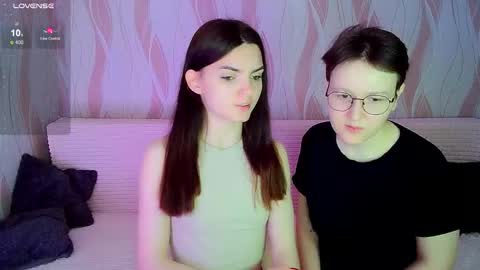 Snapshot of pornostendup chatting on 11-12-25, 09:36 Ana and Tati online show from 11-12-25, 09:36