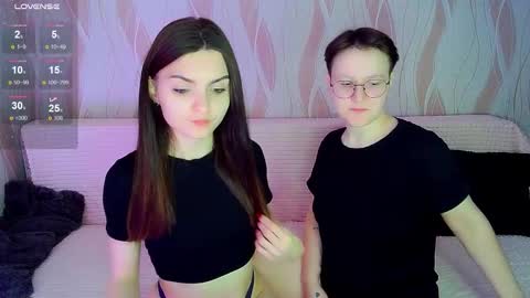 Snapshot of pornostendup chatting on 11-23-25, 08:19 Ana and Tati online show from 11-23-25, 08:19