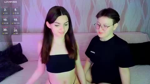 Snapshot of pornostendup chatting on 12-01-25, 07:08 Ana and Tati online show from 12-01-25, 07:08