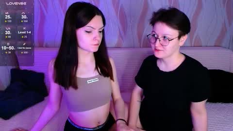 Snapshot of pornostendup chatting on 02-07-26, 07:06 Ana and Tati online show from 02-07-26, 07:06