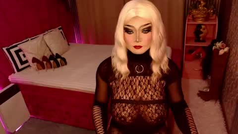 Snapshot of pornstarshaina chatting on 12-24-24, 01:16 pornstarshaina online show from 12-24-24, 01:16