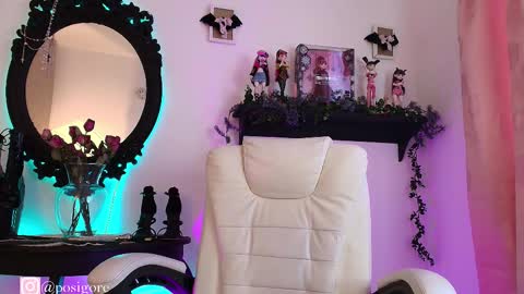 Anna Goth independient model online show from 10-31-25, 10:33