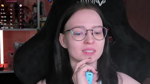 Robyn online show from 04-07-26, 04:40