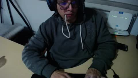 powerfulzeus2 online show from 10-25-25, 01:57