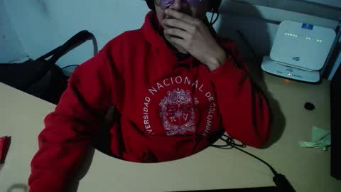 powerfulzeus2 online show from 11-05-25, 04:45