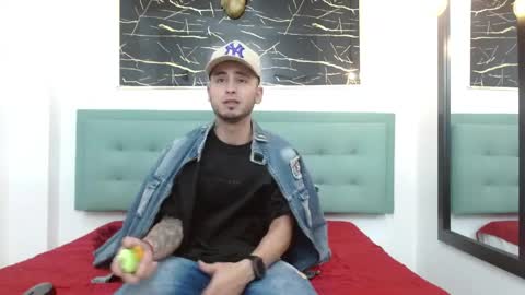   online show from 05-18-26, 03:35