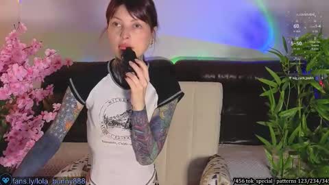 Lola online show from 12-16-25, 05:01