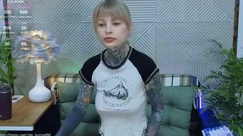 Lola online show from 04-12-26, 05:45