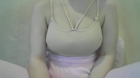Snapshot of pralinne_ chatting on 03-12-25, 10:59 pralinne_ online show from 03-12-25, 10:59