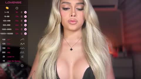 Snapshot of precious_amber69 chatting on 09-11-25, 01:00 Oh my Amber online show from 09-11-25, 01:00