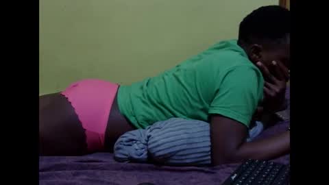 precious_nesh online show from 12-16-25, 06:46