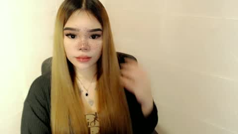 Snapshot of preciousangel69xxx chatting on 05-13-26, 03:04 MAXXINE online show from 05-13-26, 03:04