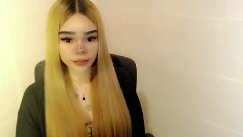 Snapshot of preciousangel69xxx chatting on 07-15-26, 04:07 MAXXINE online show from 07-15-26, 04:07