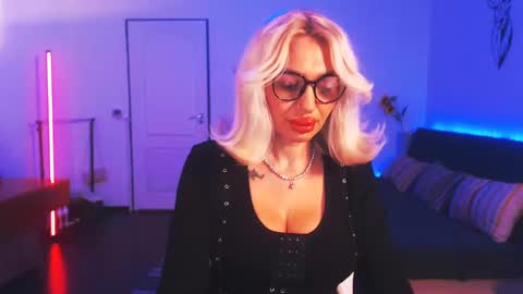 Snapshot of preggyhotmommy chatting on 12-30-24, 09:50 Victoria online show from 12-30-24, 09:50