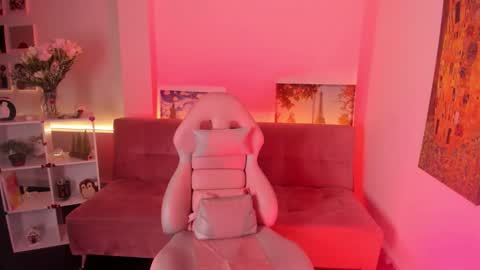 Snapshot of press_anykey chatting on 02-28-26, 01:45 Camila online show from 02-28-26, 01:45