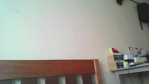 Snapshot of pretty_beib chatting on 11-18-25, 06:40 Karol online show from 11-18-25, 06:40