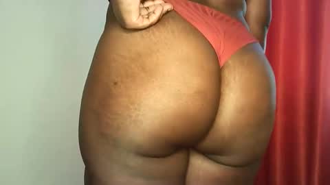 Snapshot of pretty_bums chatting on 03-05-25, 12:00 chichi online show from 03-05-25, 12:00