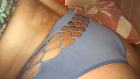 Snapshot of pretty_bums chatting on 10-17-25, 05:32 chichi online show from 10-17-25, 05:32