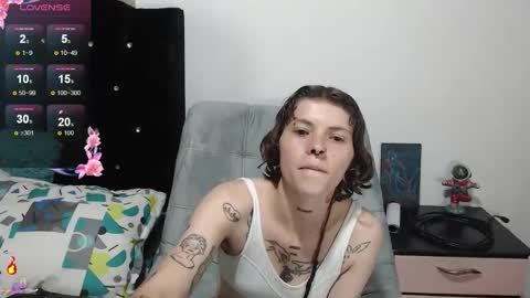 pretty_cristal22 online show from 10-19-25, 09:48