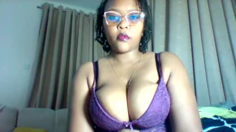 pretty_dee1 online show from 07-29-26, 03:48