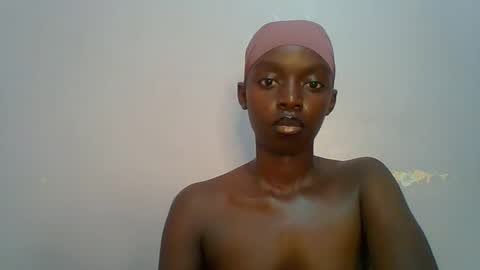 Snapshot of pretty_hearts chatting on 02-26-26, 05:06 Shillah online show from 02-26-26, 05:06