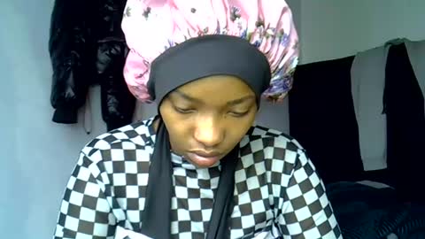 Snapshot of pretty_jazminee chatting on 06-25-26, 06:29 pretty jazminee online show from 06-25-26, 06:29