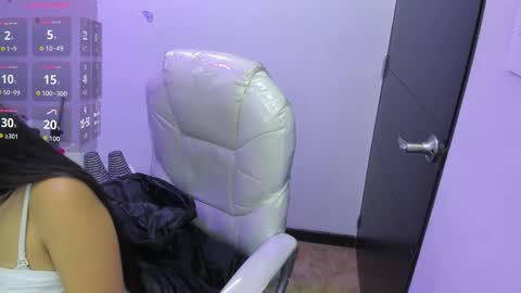 pretty online show from 03-12-26, 11:38